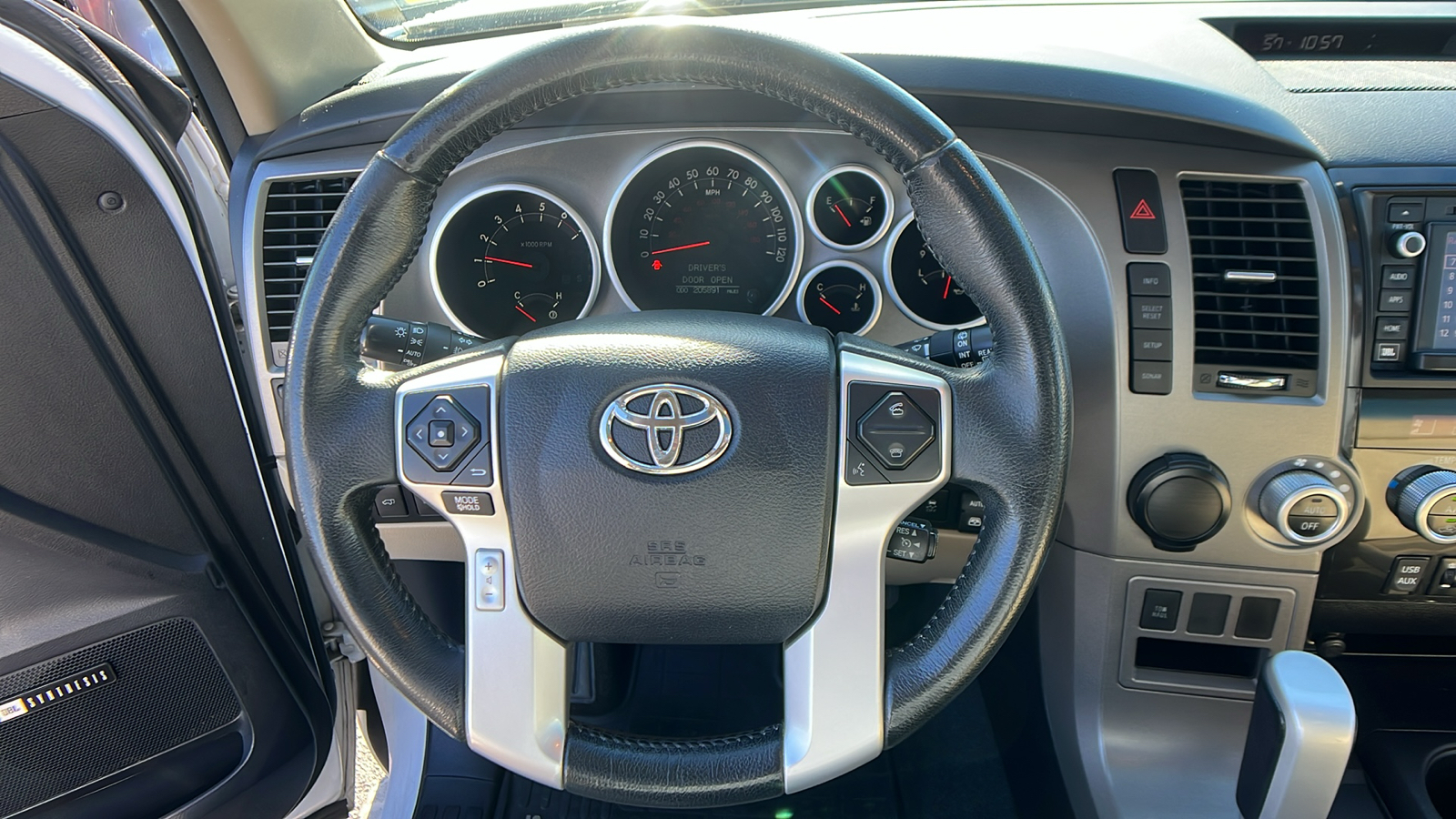 2015 Toyota Sequoia Limited 24