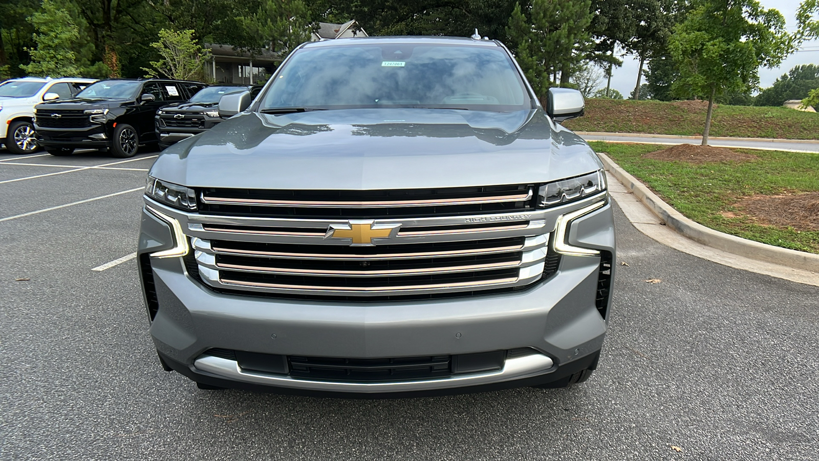 2024 Chevrolet Suburban High Country 2