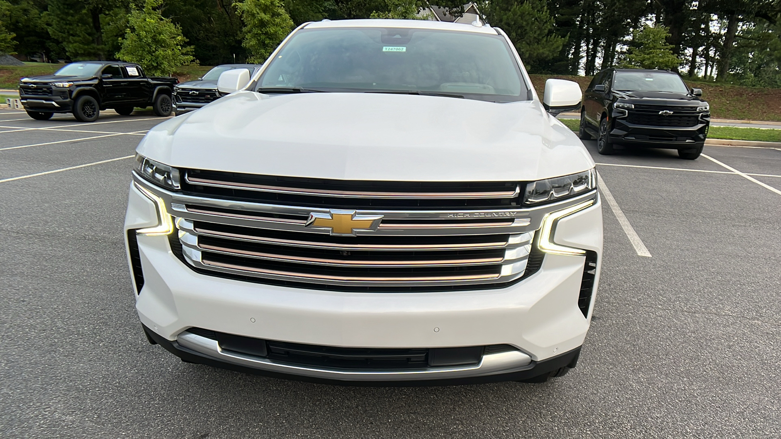 2024 Chevrolet Suburban High Country 2