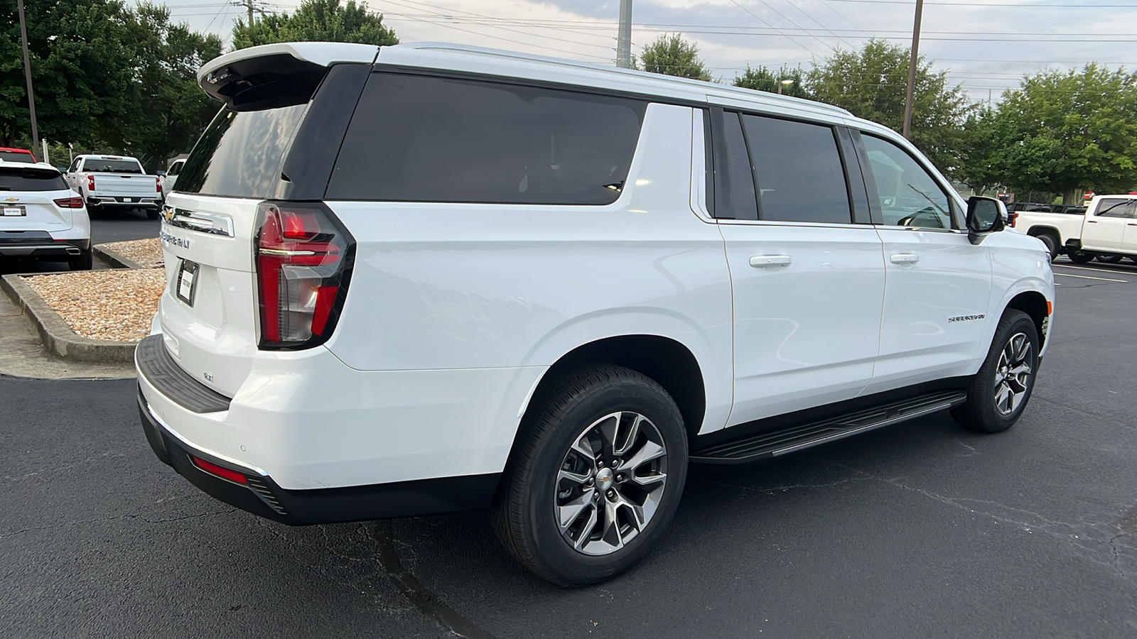 2024 Chevrolet Suburban LT 5