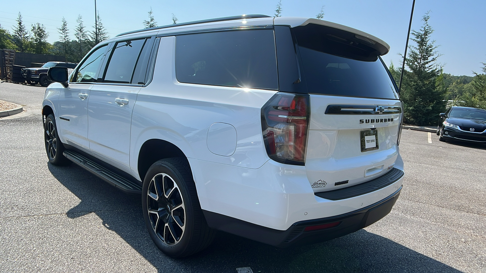 2023 Chevrolet Suburban RST 8