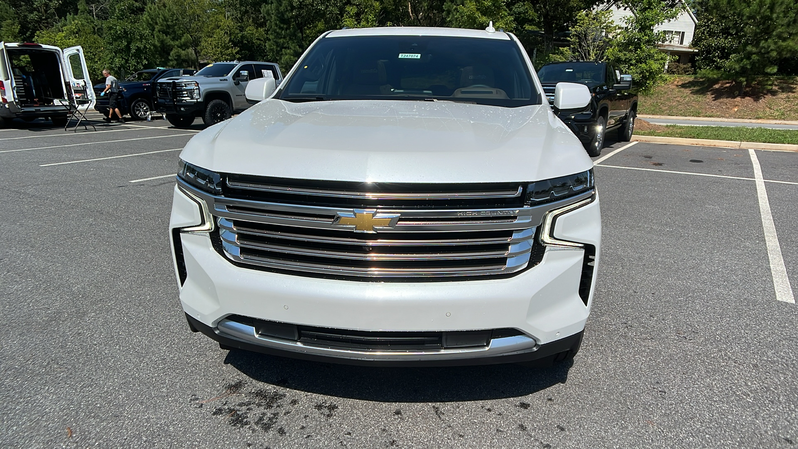 2024 Chevrolet Suburban High Country 2