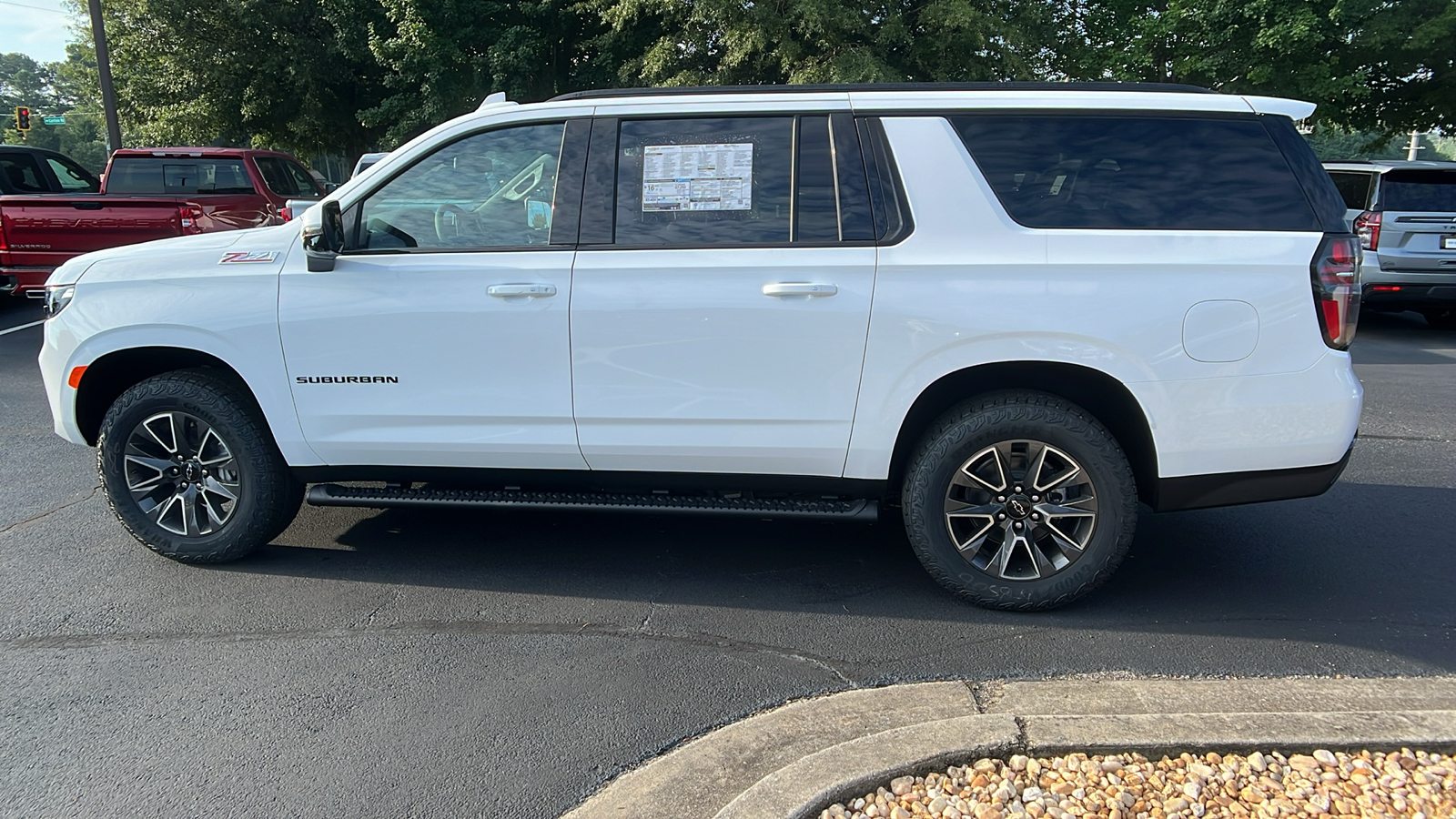 2024 Chevrolet Suburban Z71 8