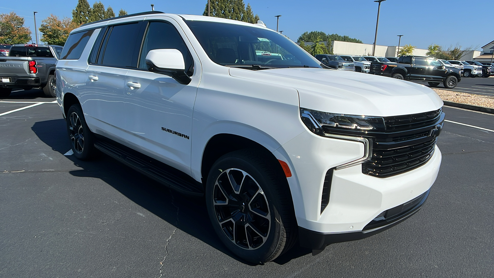 2024 Chevrolet Suburban RST 3