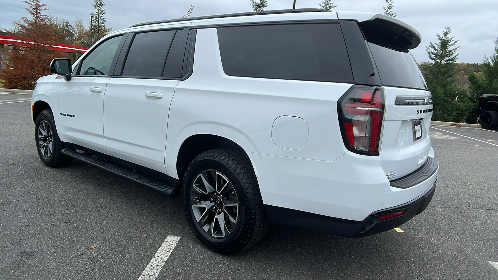 2023 Chevrolet Suburban Z71 8