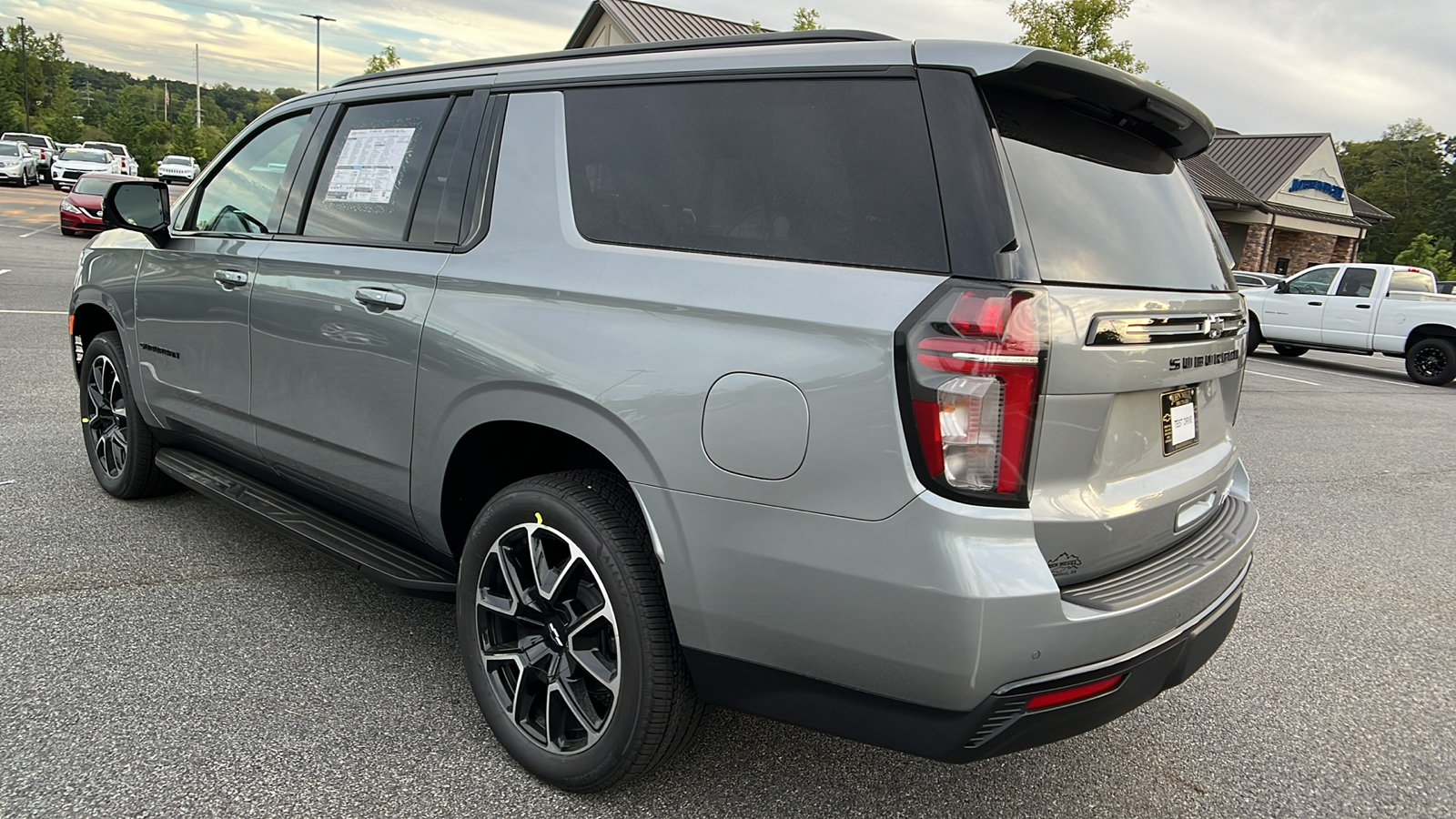 2024 Chevrolet Suburban RST 7