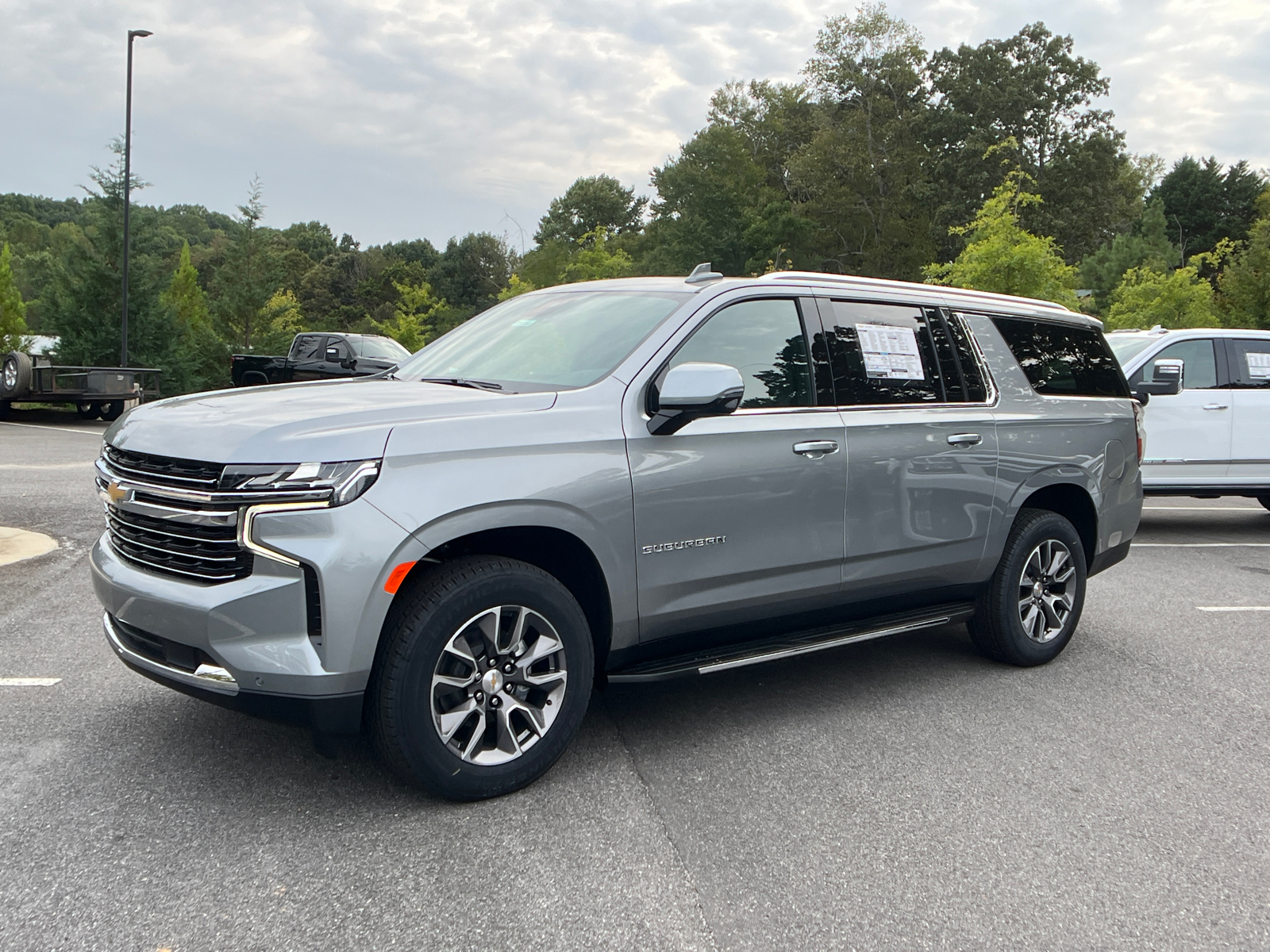 2024 Chevrolet Suburban LT 1