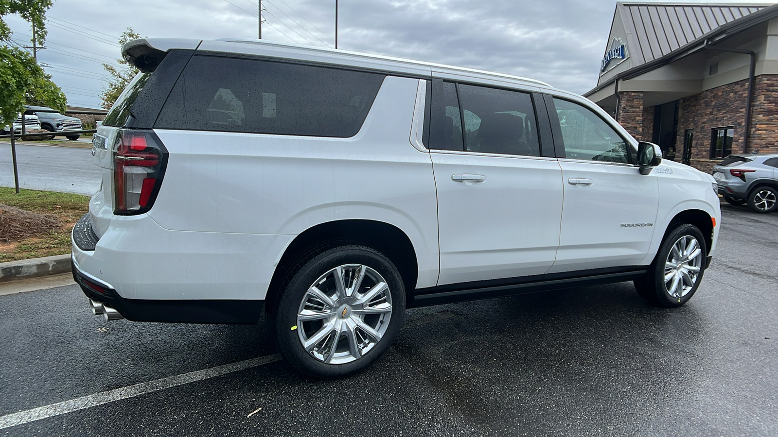 2024 Chevrolet Suburban High Country 5