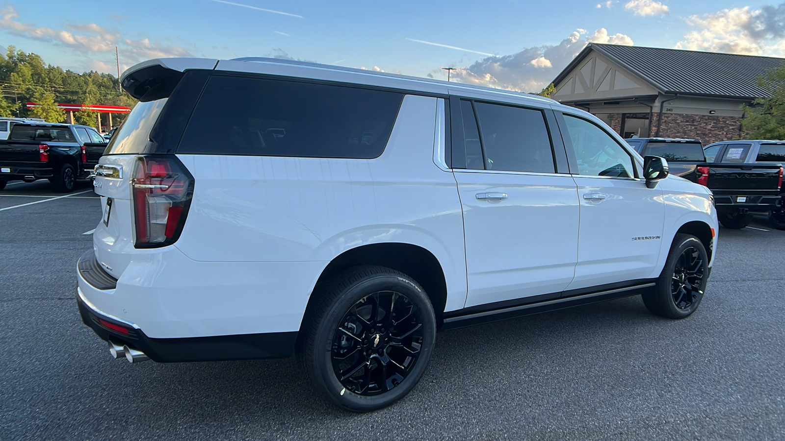 2024 Chevrolet Suburban Premier 6