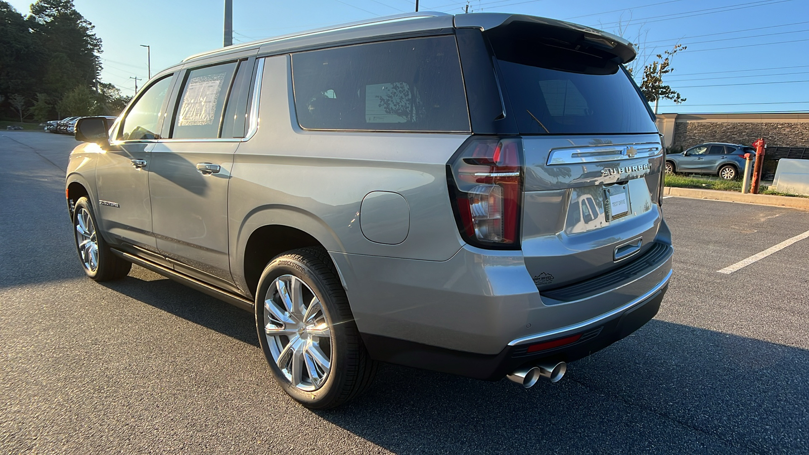 2024 Chevrolet Suburban High Country 8