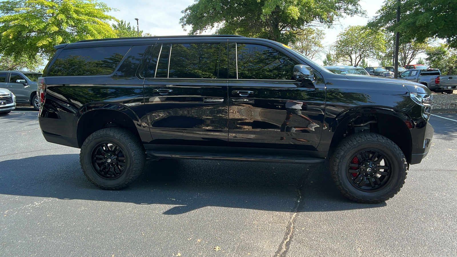 2022 Chevrolet Suburban RST 5