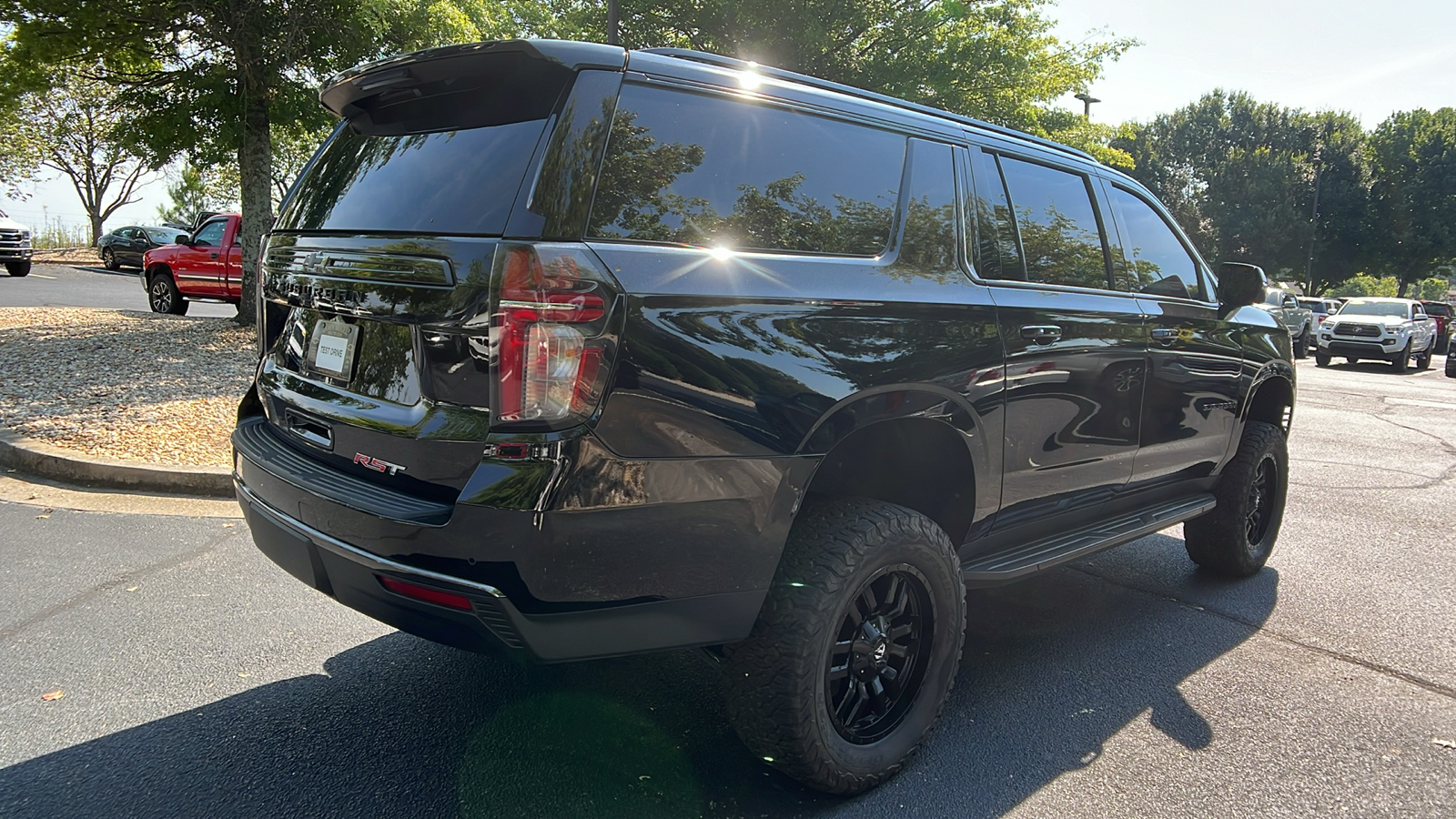 2022 Chevrolet Suburban RST 6