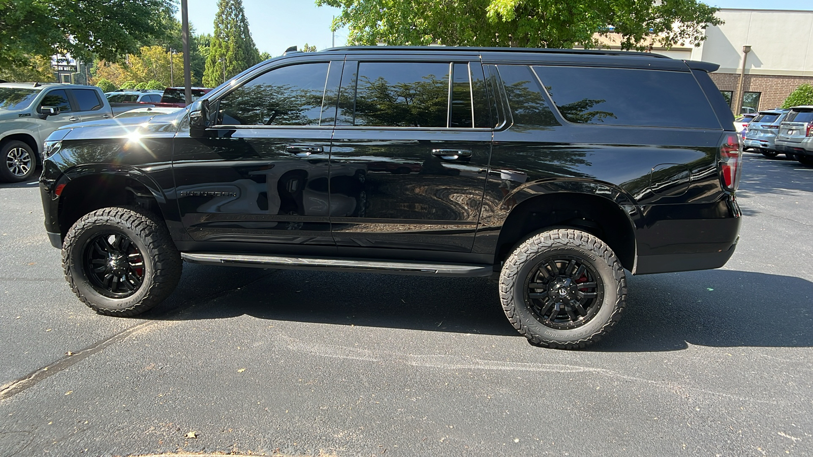 2022 Chevrolet Suburban RST 9