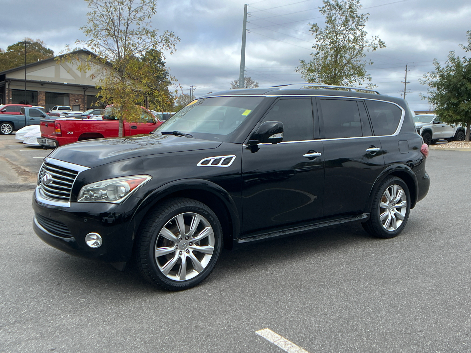 2013 INFINITI QX56 Base 1