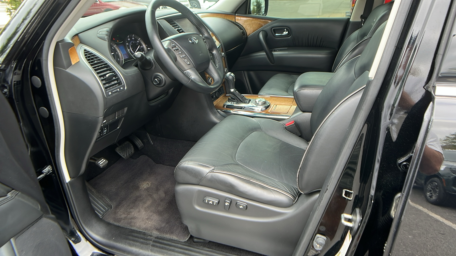 2013 INFINITI QX56 Base 13