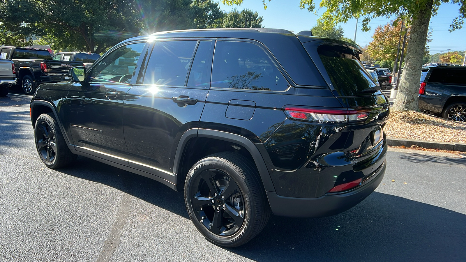 2023 Jeep Grand Cherokee Altitude 8