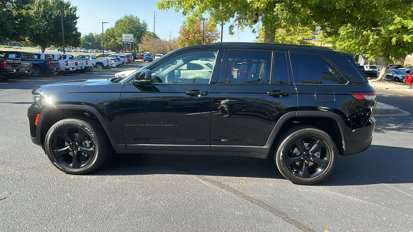 2023 Jeep Grand Cherokee Altitude 9