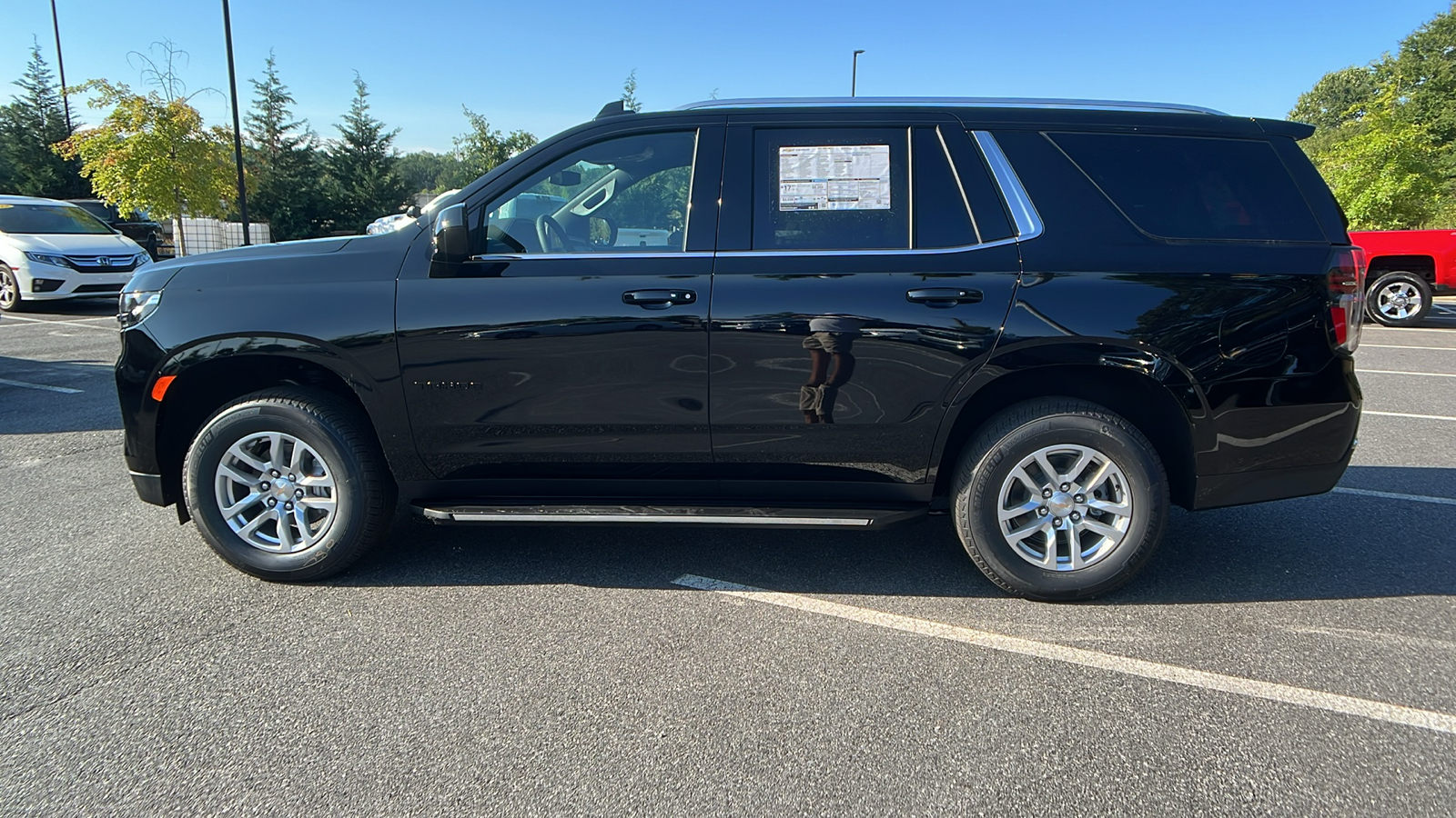 2024 Chevrolet Tahoe LS 8