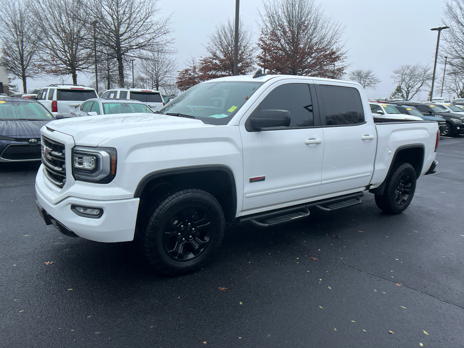 2017 GMC Sierra 1500 SLT 1