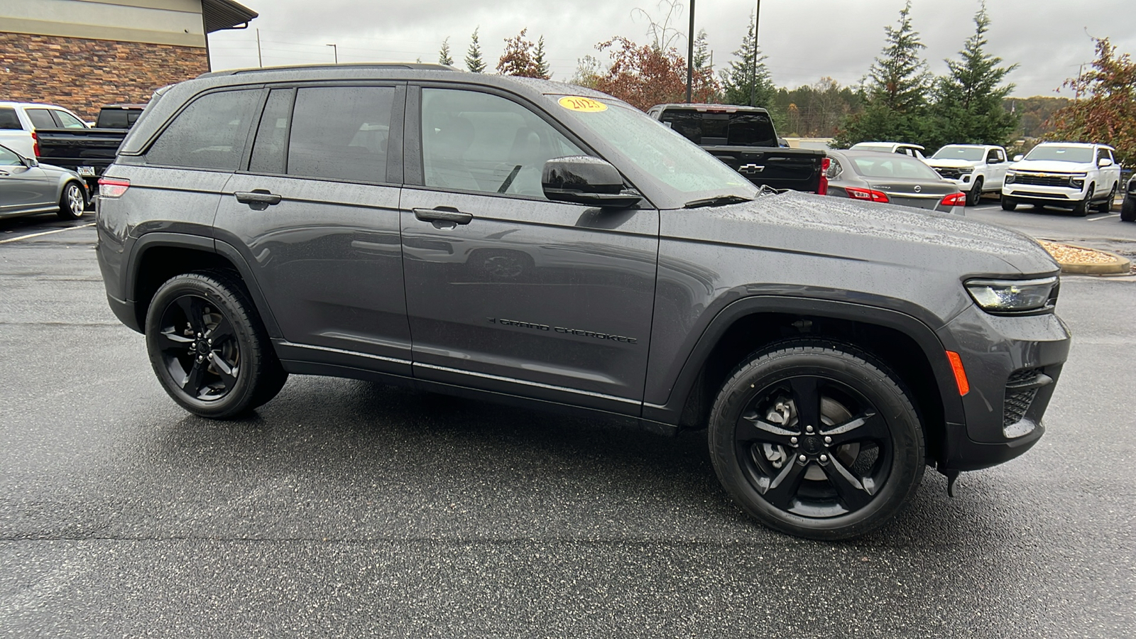 2023 Jeep Grand Cherokee Altitude 4