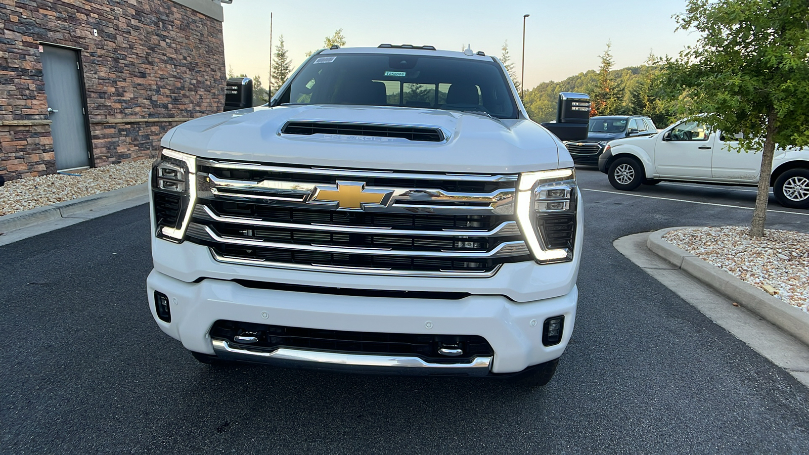 2025 Chevrolet Silverado 3500HD High Country 2