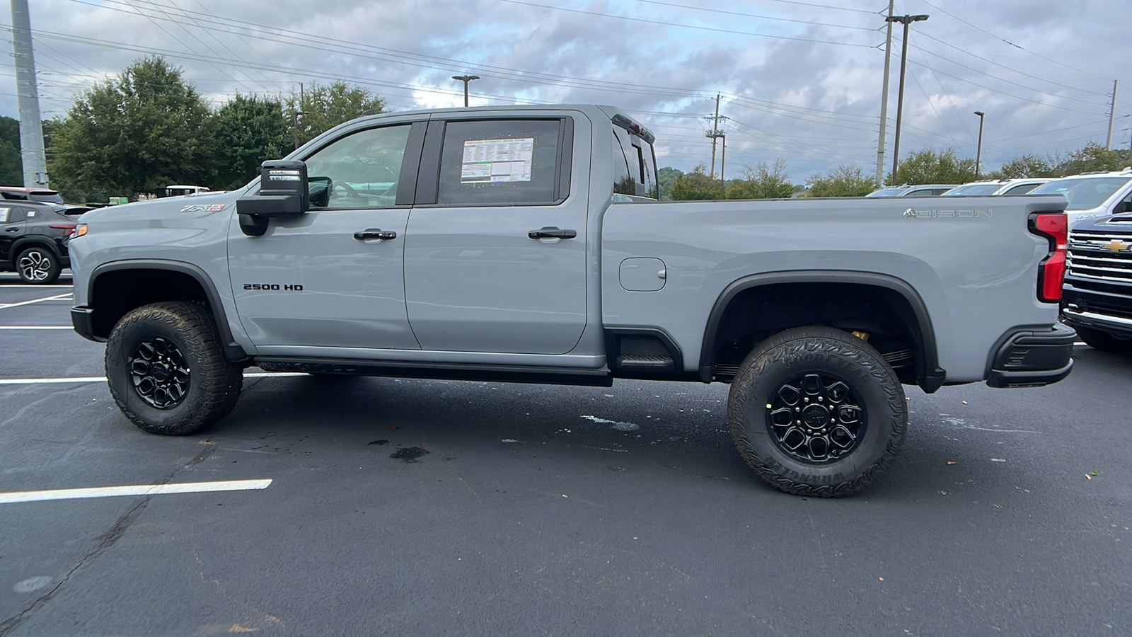 2025 Chevrolet Silverado 2500HD ZR2 8