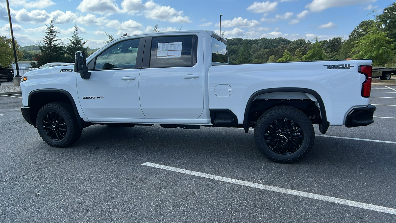 2025 Chevrolet Silverado 2500HD LT 8