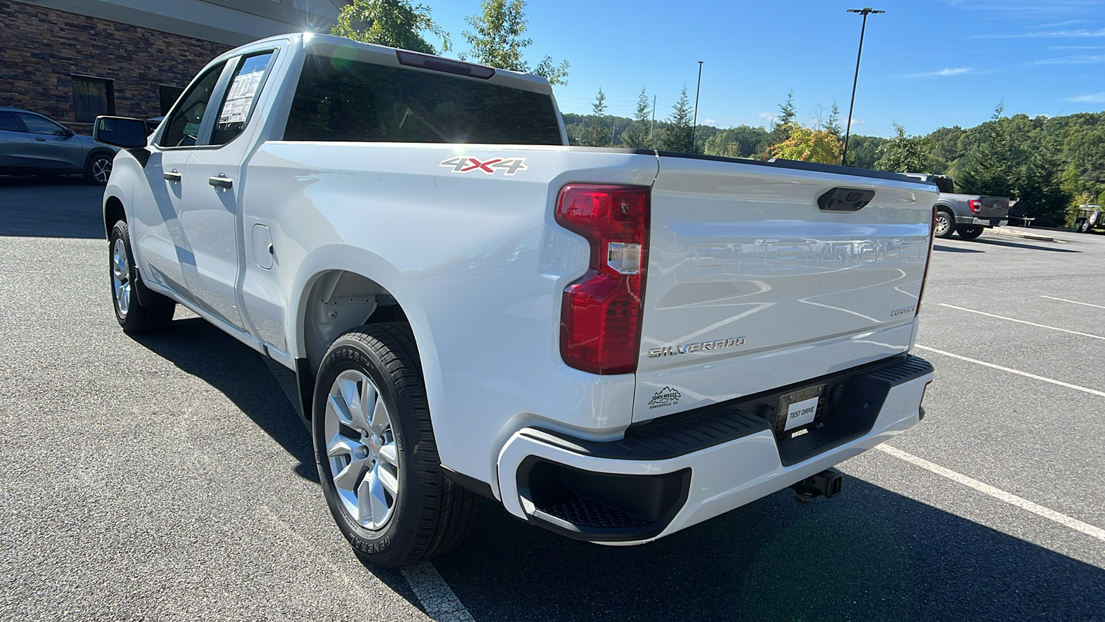 2025 Chevrolet Silverado 1500 Custom 8