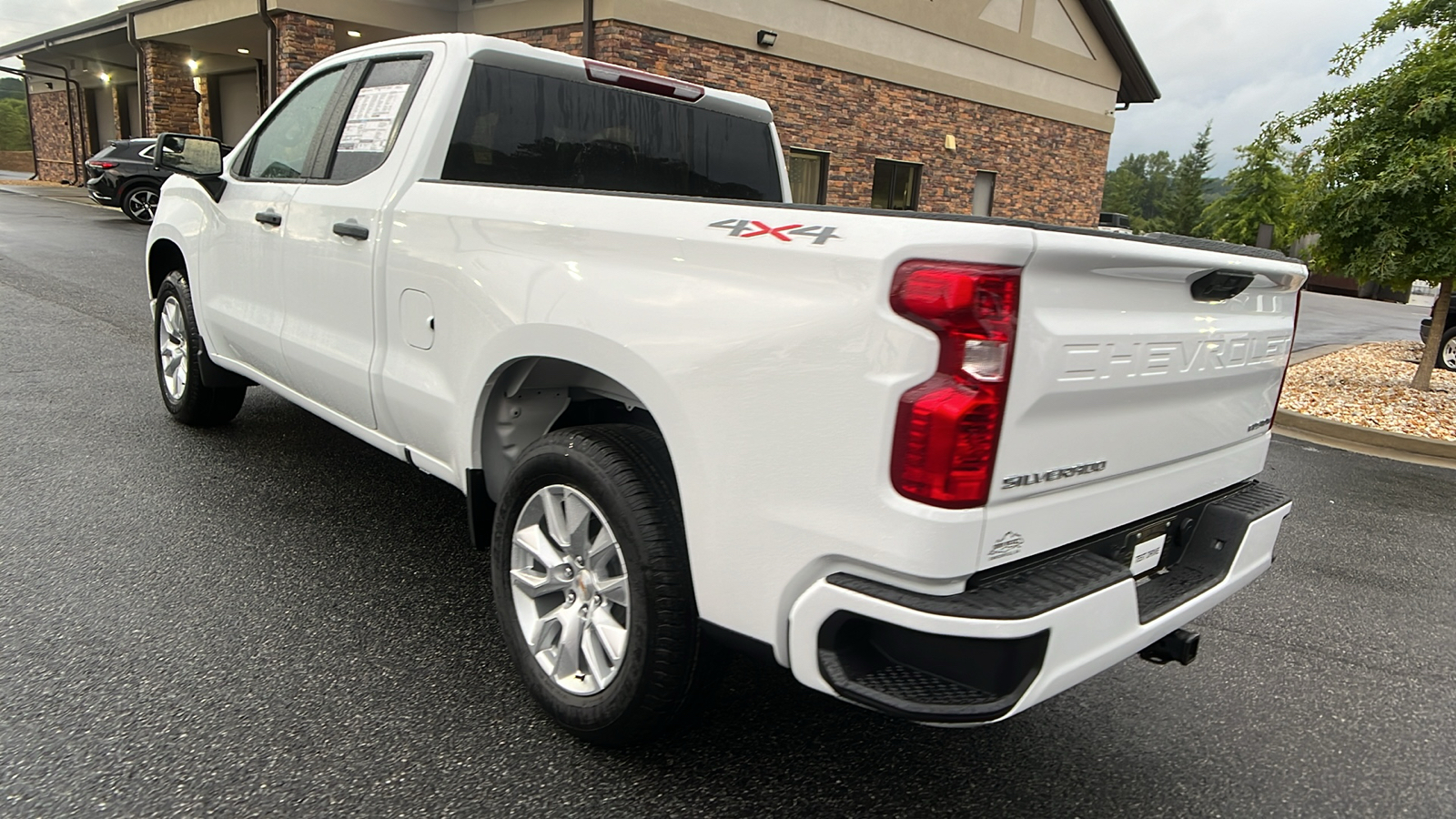 2025 Chevrolet Silverado 1500 Custom 8