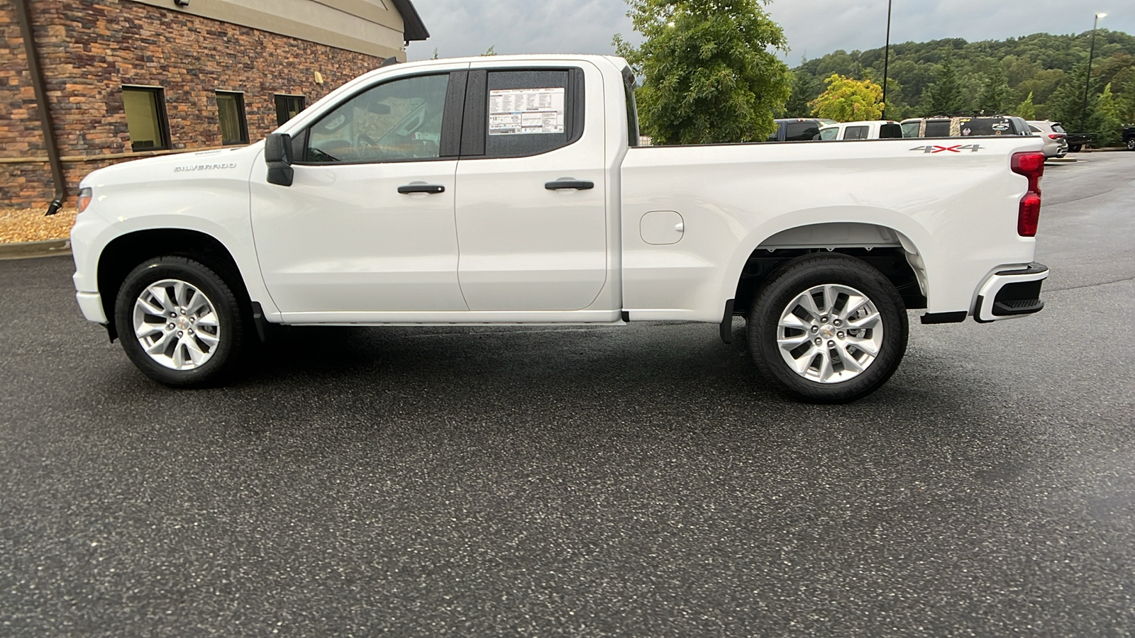 2025 Chevrolet Silverado 1500 Custom 9