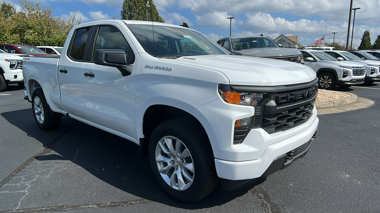 2025 Chevrolet Silverado 1500 Custom 4