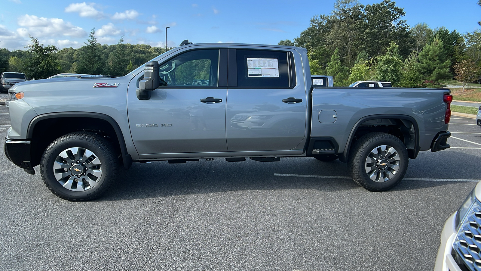 2025 Chevrolet Silverado 2500HD Custom 8