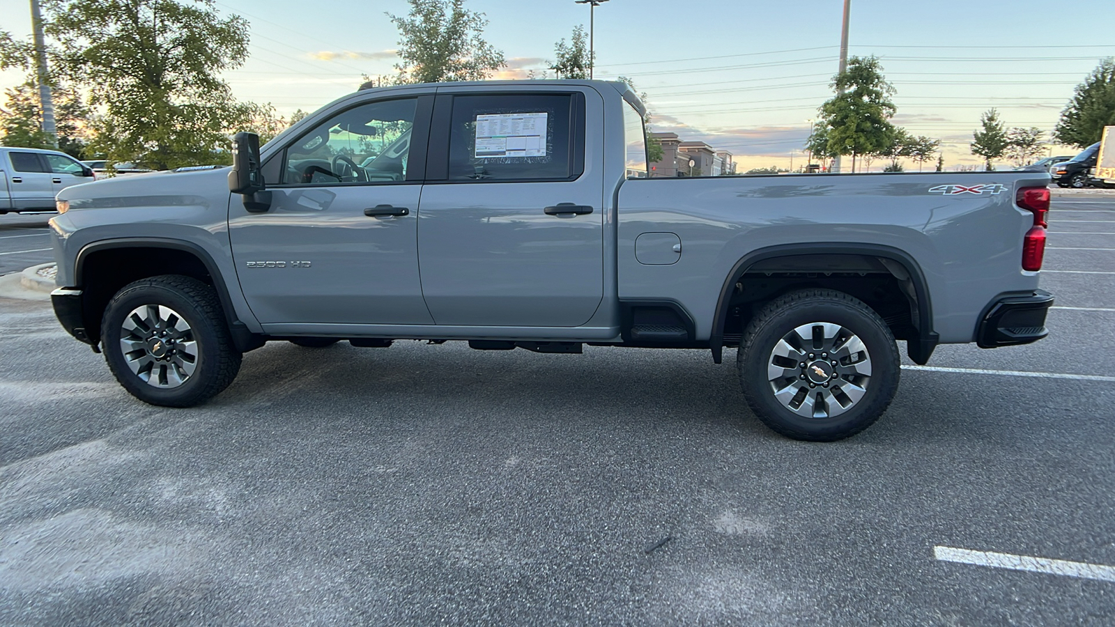 2025 Chevrolet Silverado 2500HD Custom 8