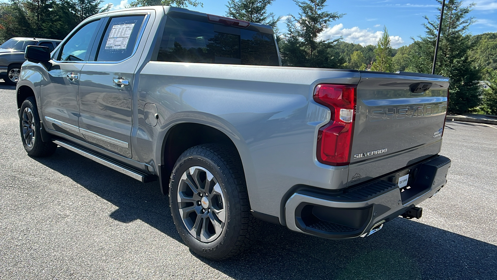 2025 Chevrolet Silverado 1500 High Country 8