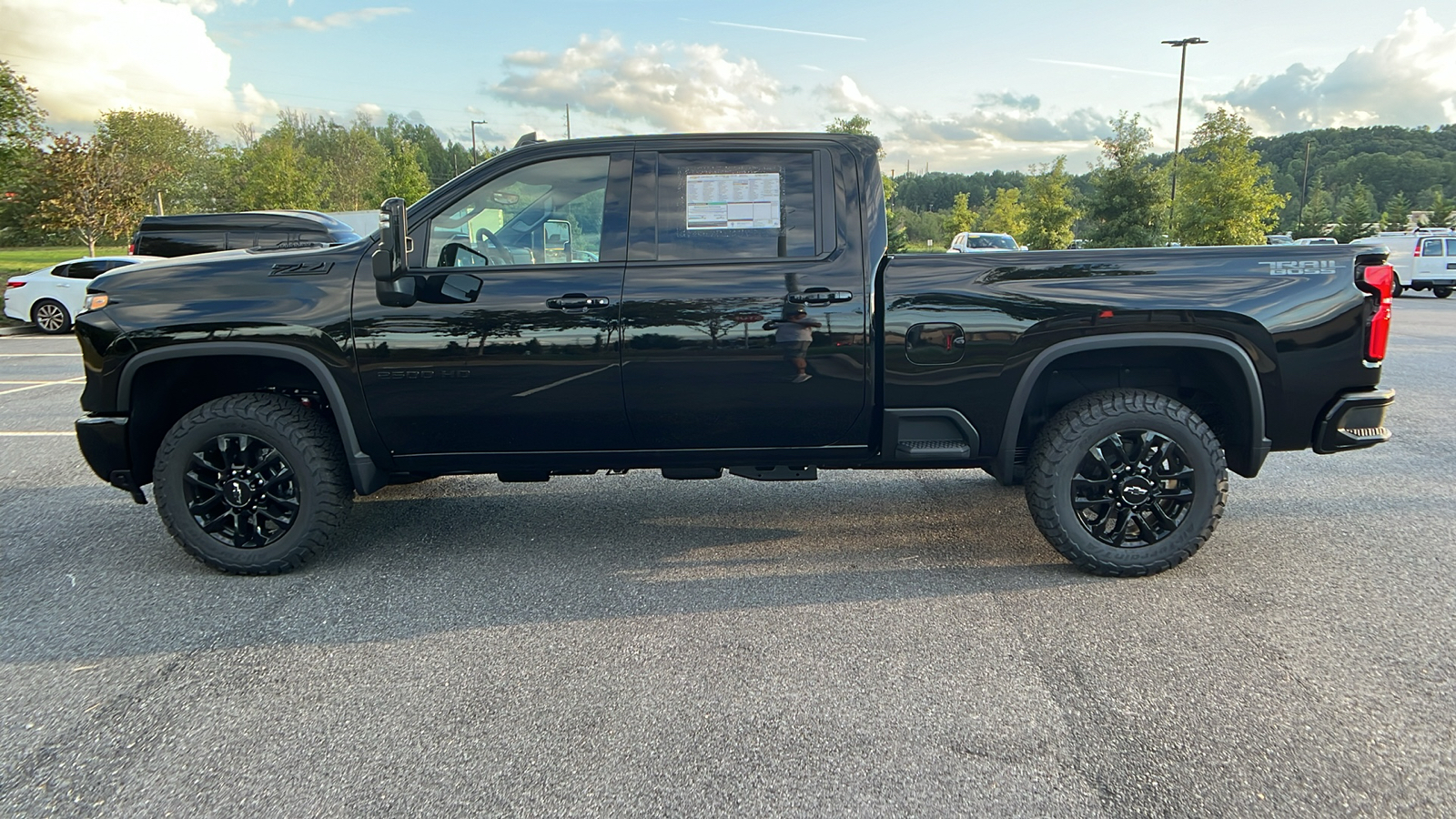 2025 Chevrolet Silverado 2500HD LTZ 8