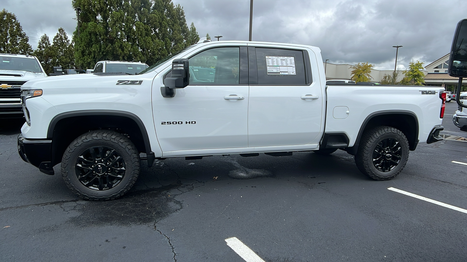 2025 Chevrolet Silverado 2500HD LTZ 8