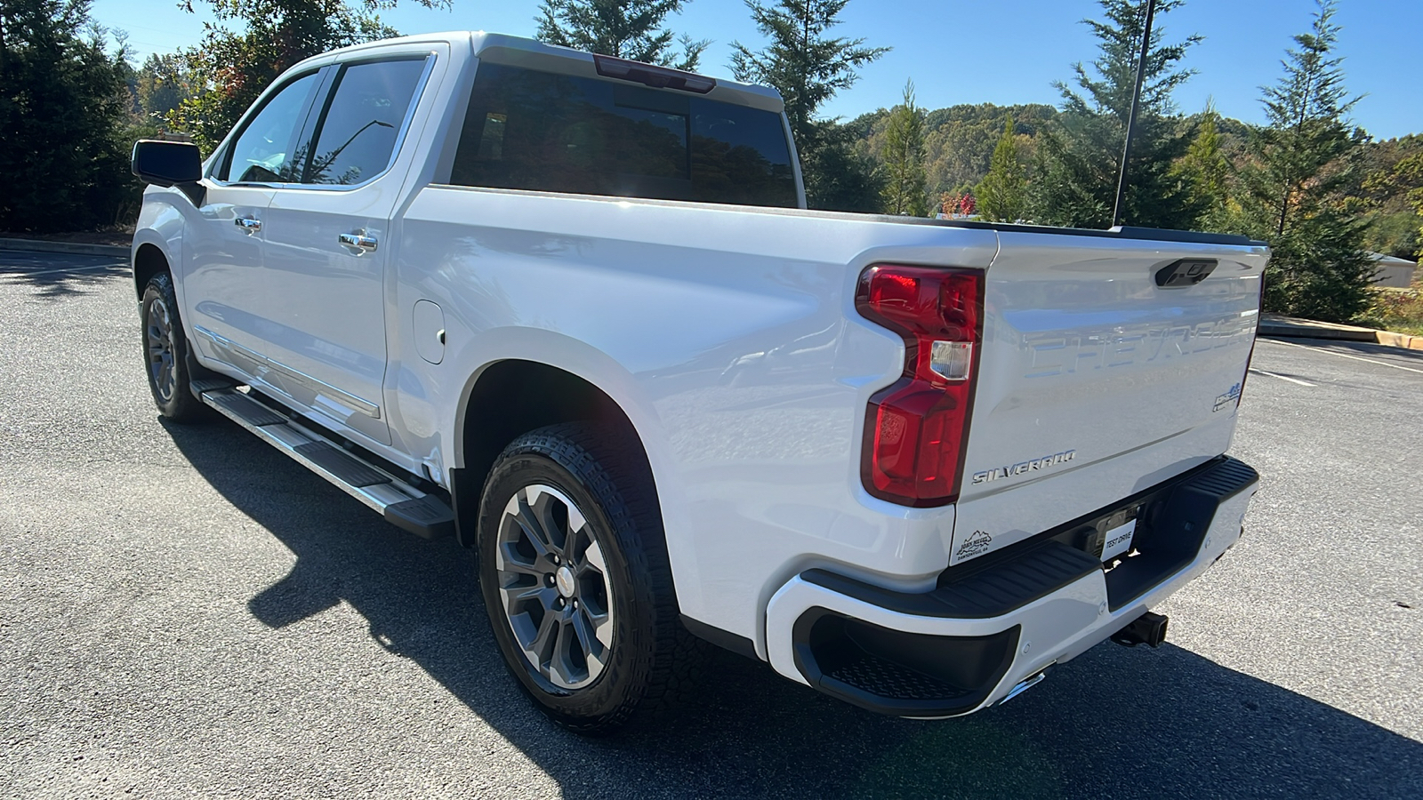 2023 Chevrolet Silverado 1500 High Country 8