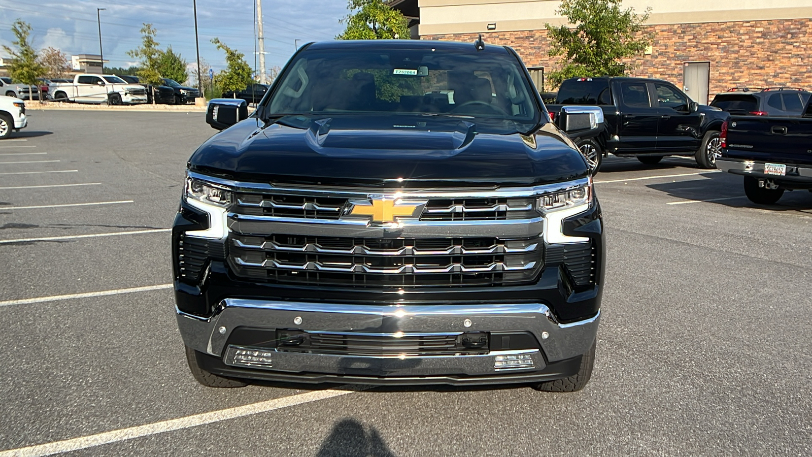 2025 Chevrolet Silverado 1500 LTZ 3