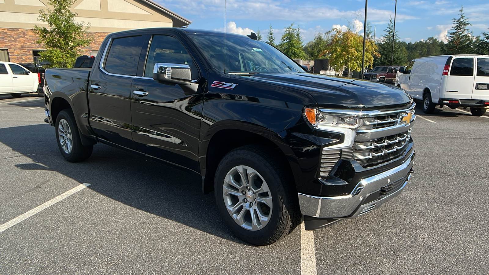 2025 Chevrolet Silverado 1500 LTZ 4