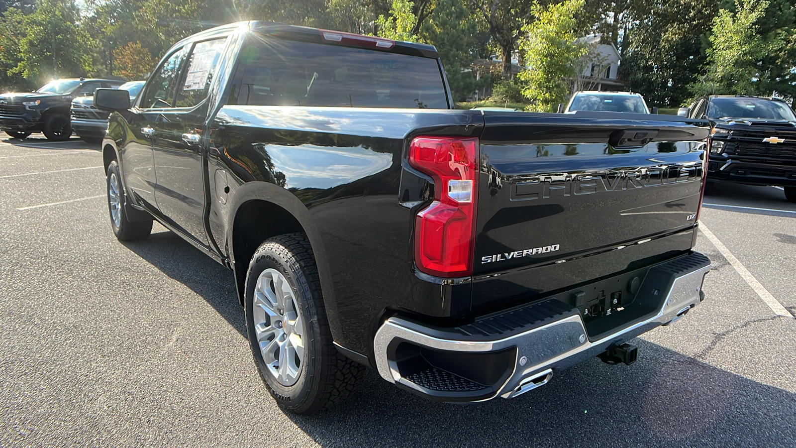 2025 Chevrolet Silverado 1500 LTZ 8