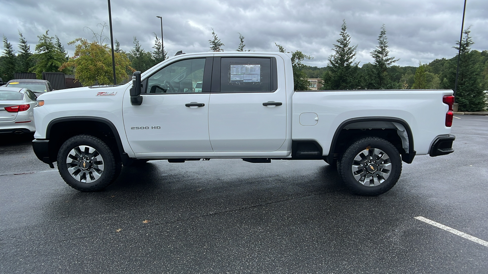 2025 Chevrolet Silverado 2500HD Custom 8