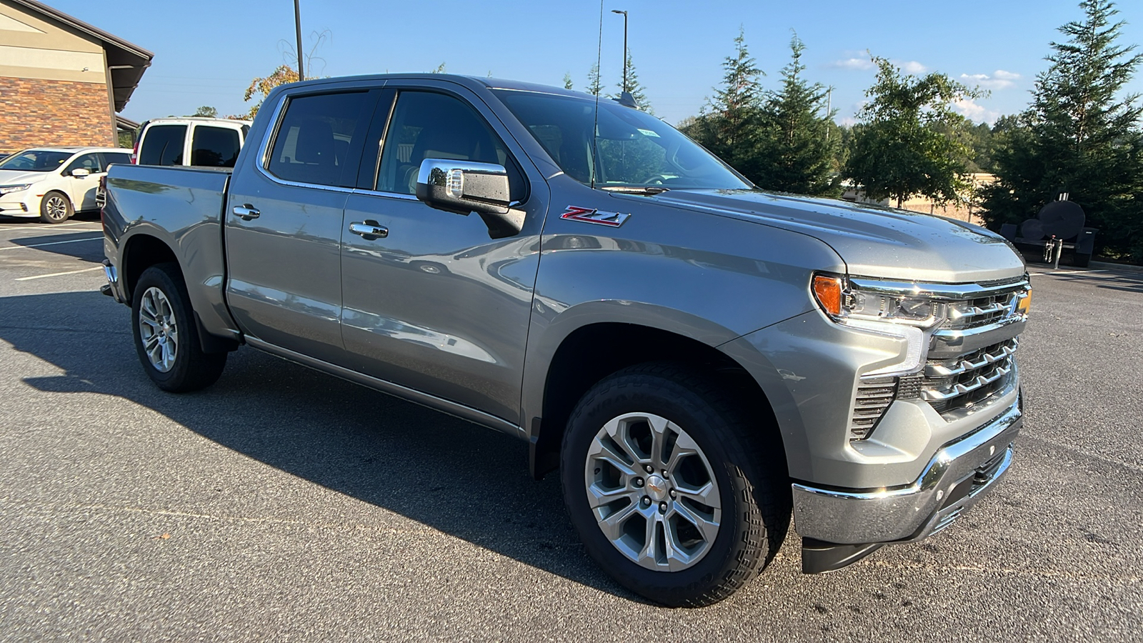 2025 Chevrolet Silverado 1500 LTZ 4