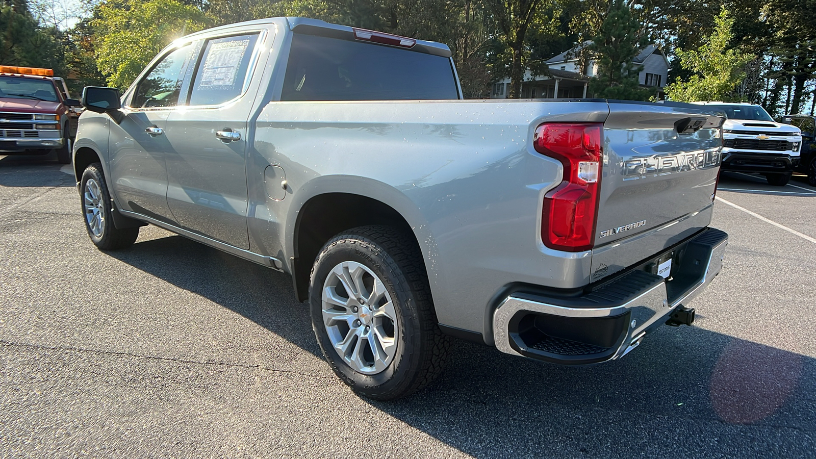 2025 Chevrolet Silverado 1500 LTZ 8