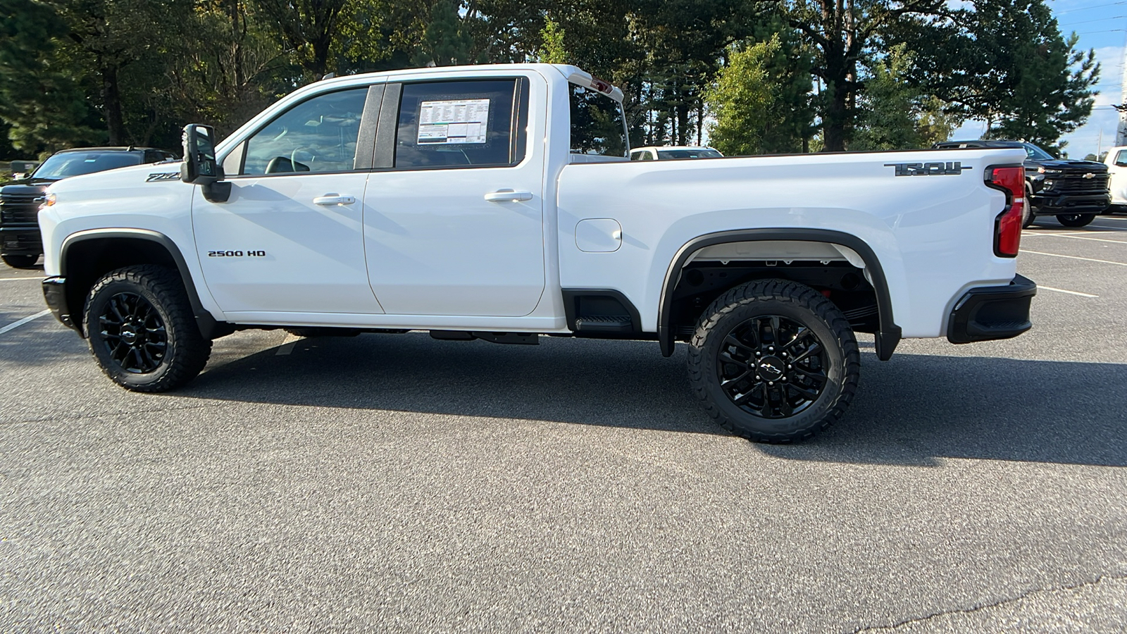 2025 Chevrolet Silverado 2500HD LT 8