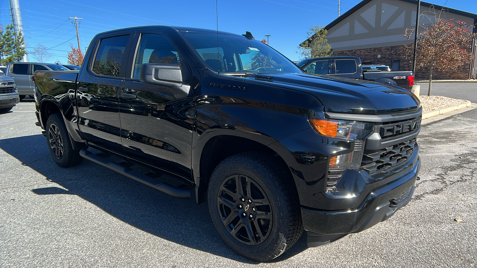 2025 Chevrolet Silverado 1500 Custom 4