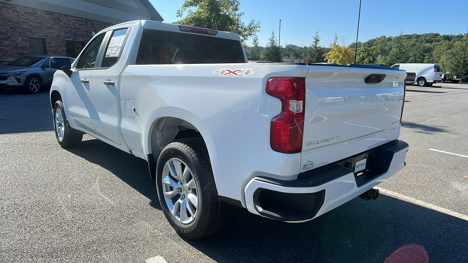 2025 Chevrolet Silverado 1500 Custom 8