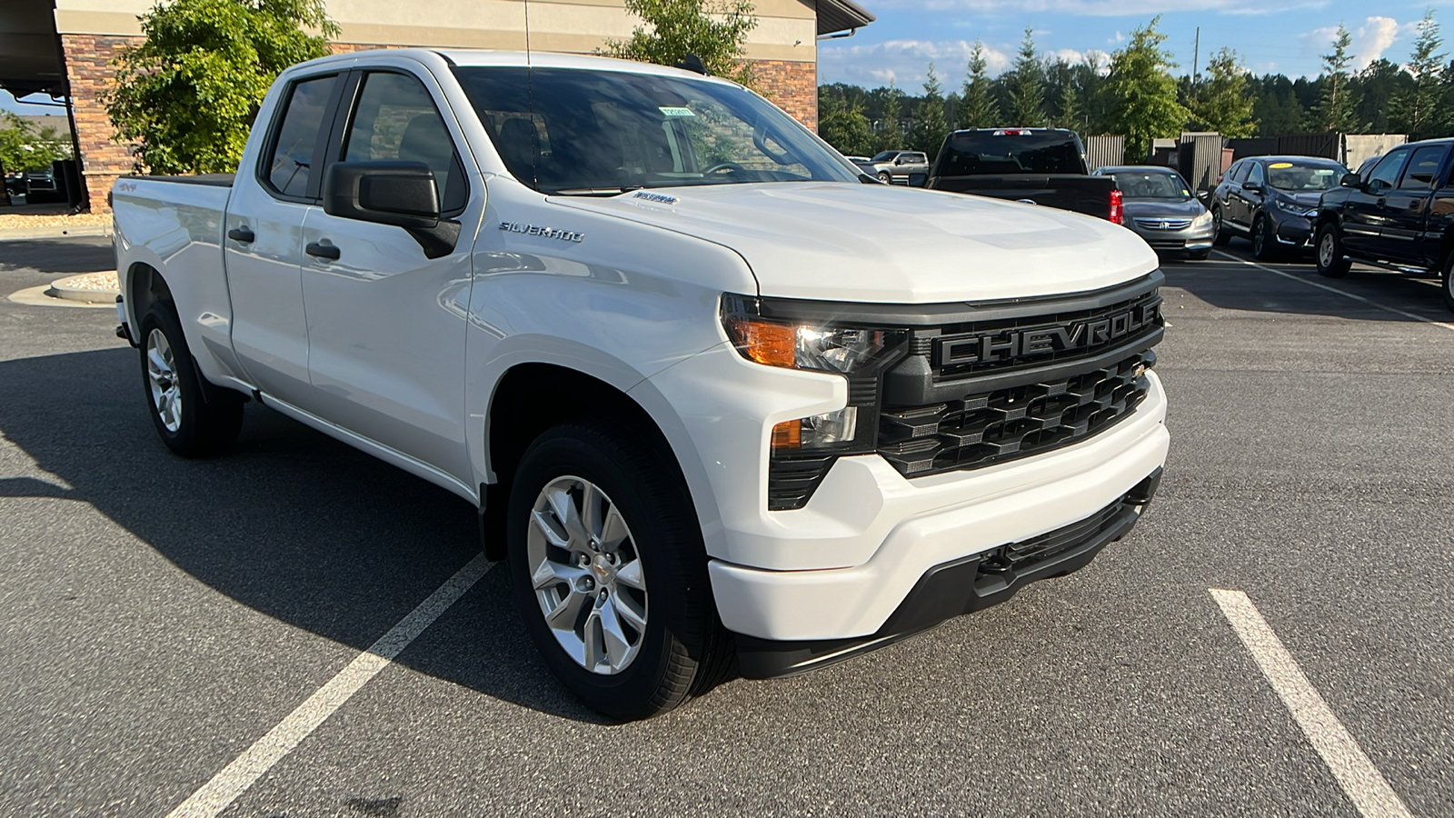 2025 Chevrolet Silverado 1500 Custom 4