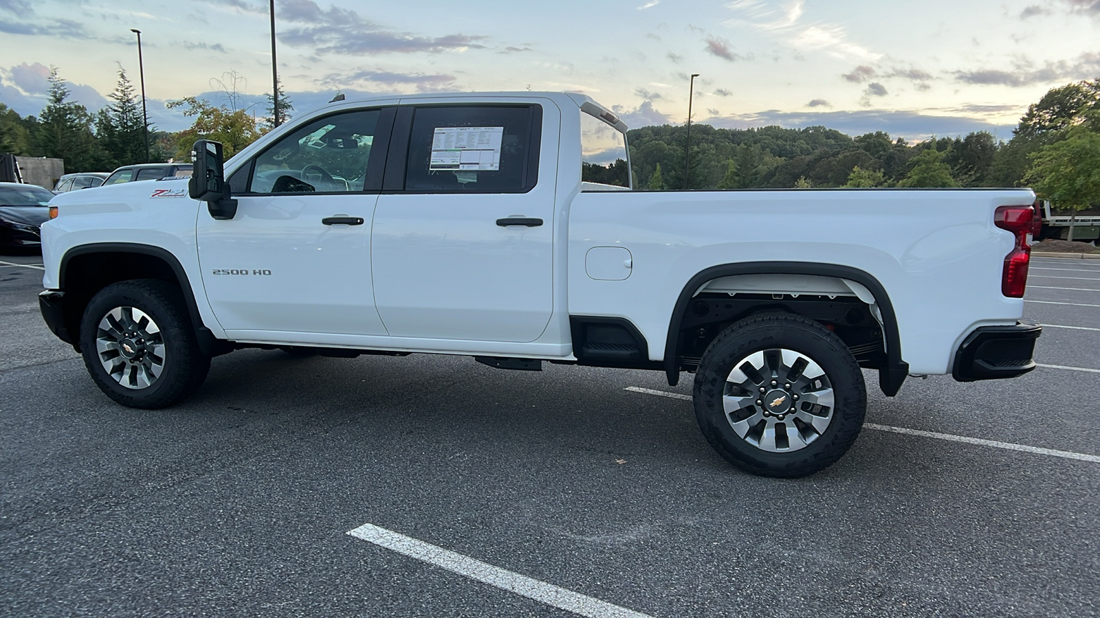 2025 Chevrolet Silverado 2500HD Custom 8