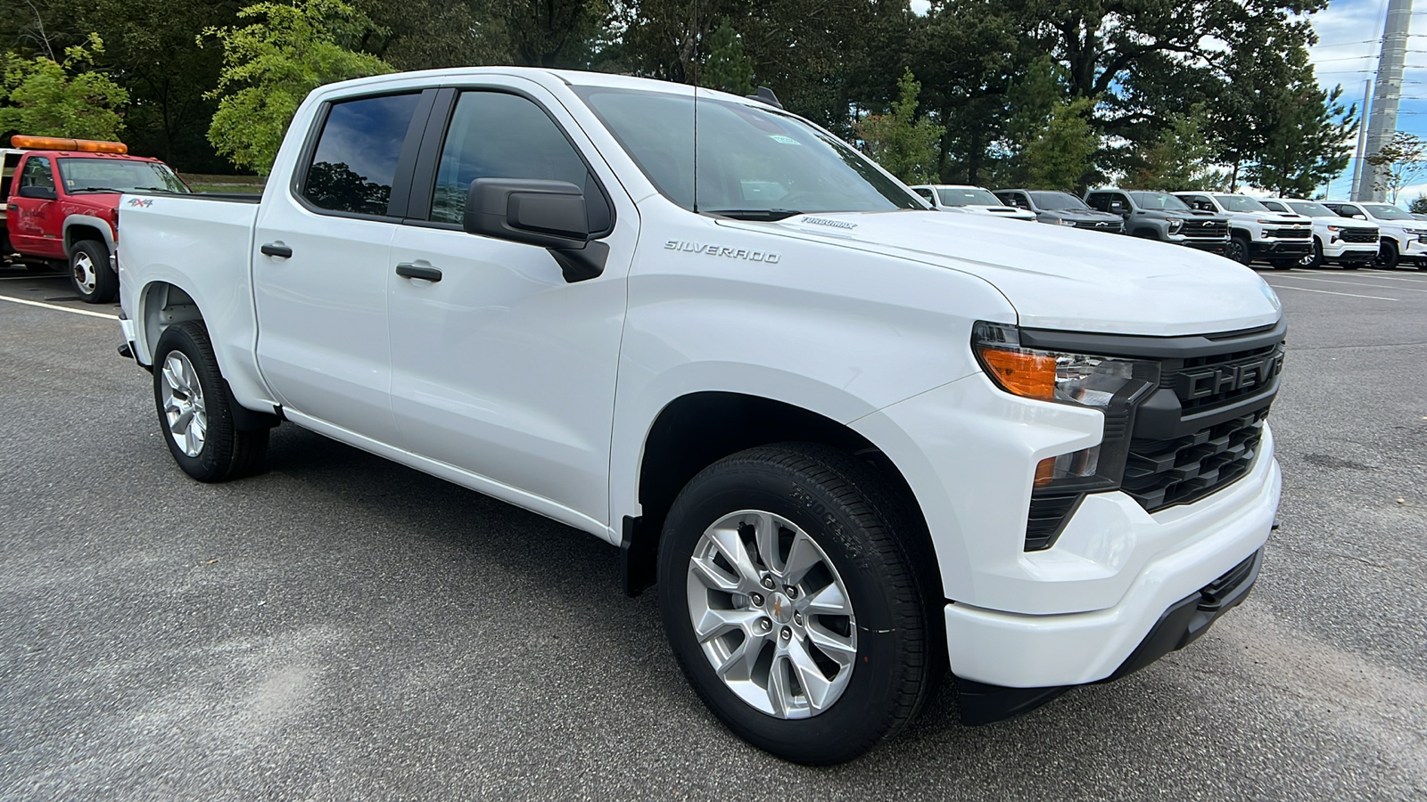 2025 Chevrolet Silverado 1500 Custom 4