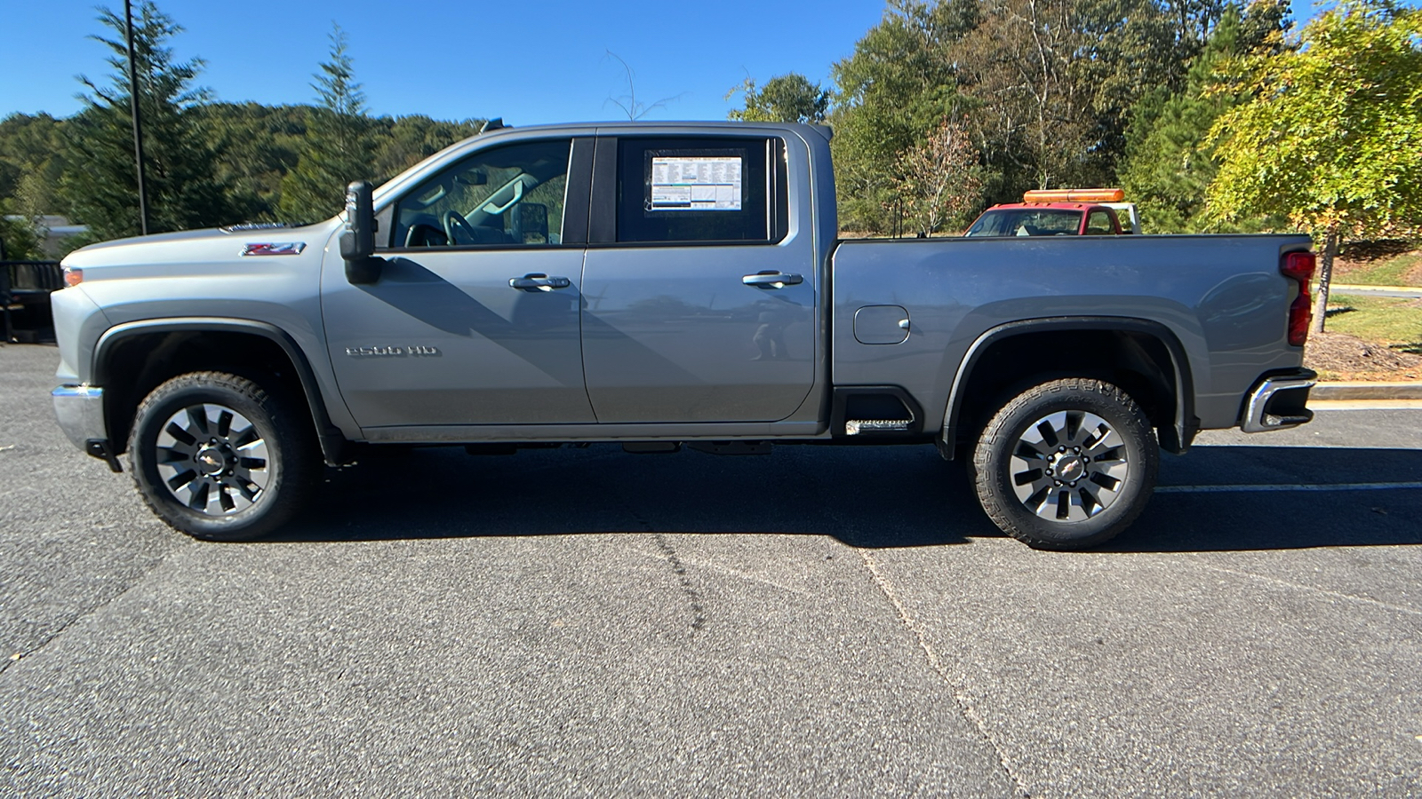 2025 Chevrolet Silverado 2500HD LT 8